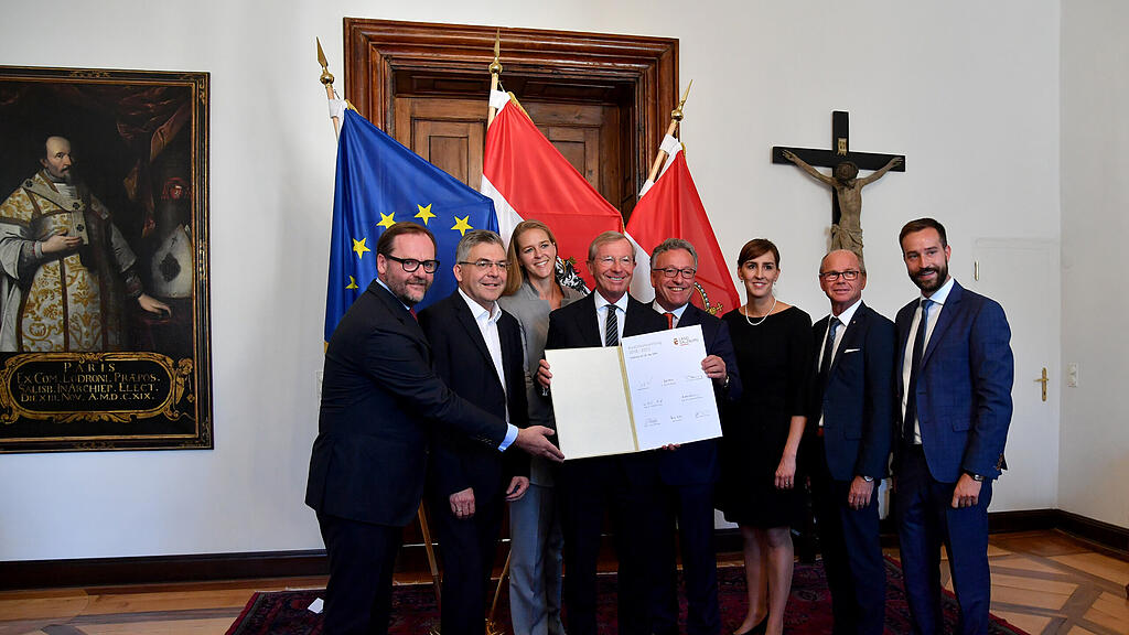 Die neue Landesregierung hat am Montag den Koalitionsvertrag unterzeichnet.