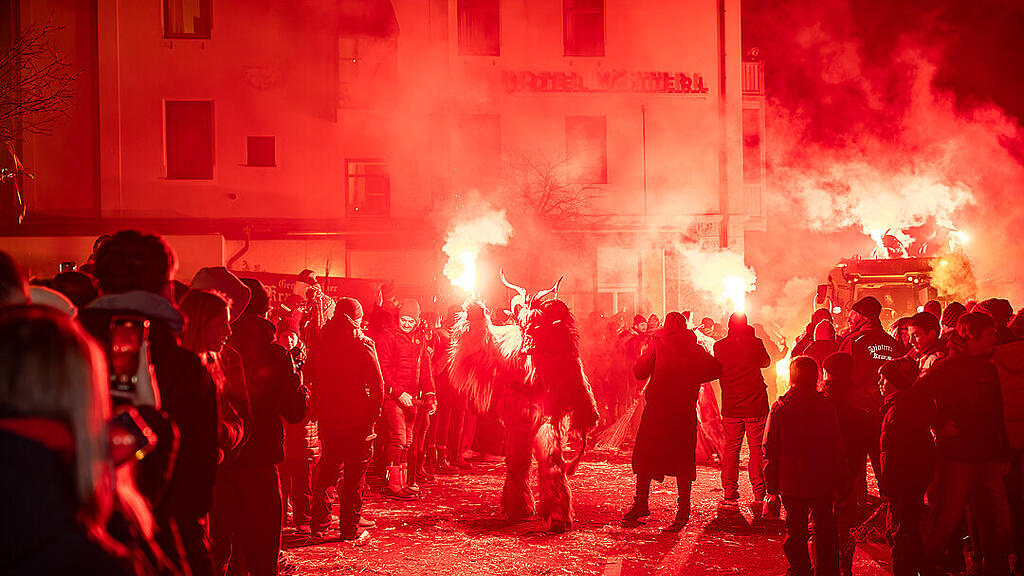 Krampuslauf im Ortszentrum, Großgmain