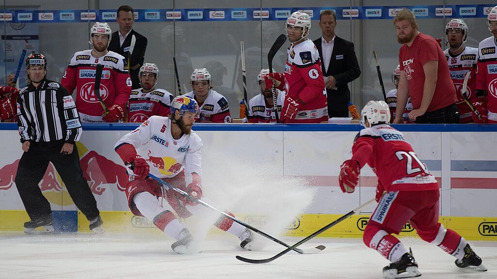 Rasantes Spiel in der Salzburger Eisarena.