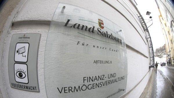 Geht es nach dem BZÖ, soll Gemeinden, Ländern und dem Bund jegliche Spekulationsgeschäfte mit öffentlichen Geldern verboten werden.