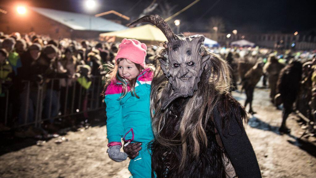 Auch die ganz Kleinen kamen beim Krampuslauf in St. Martin am Tennengebirge voll auf ihre Kosten.
