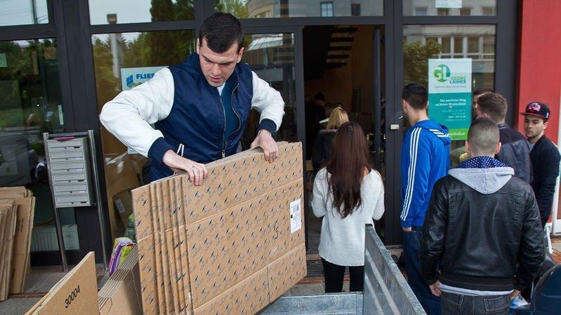 Salzburger sammeln Spenden für Flutopfer
