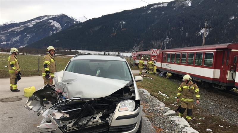 Erst am Dienstag wurde in Stuhlfelden eine 32-jährige Pkw-Lenkerin bei einer Kollision mit einem Zug verletzt.
