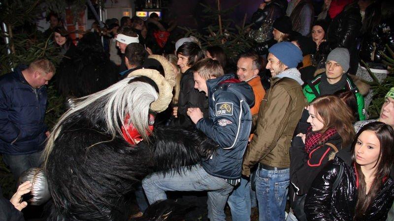 Krampus-Kränzchen I
