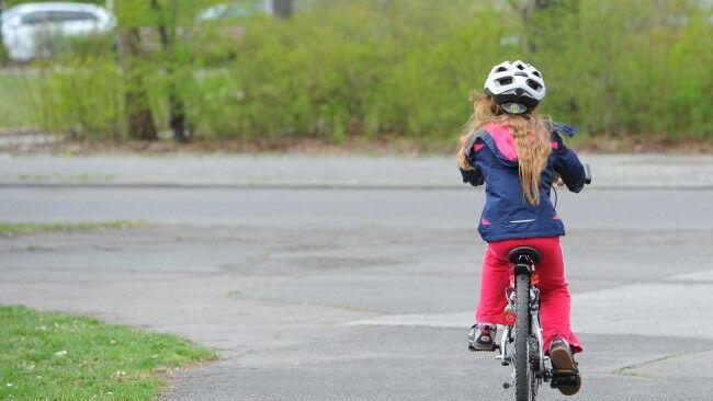 Vor allem Kinder werden im Straßenverkehr leicht übersehen.