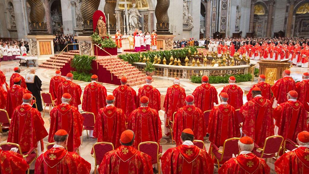 Kardinaldekan Sodano: "Mit neuem Papst zusammenarbeiten".