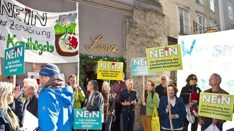 Demos vor dem Rathaus I