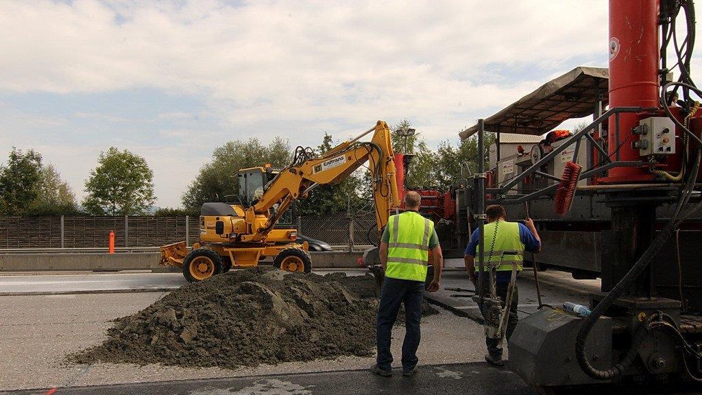 A1: Asphaltierungsarbeiten gestartet