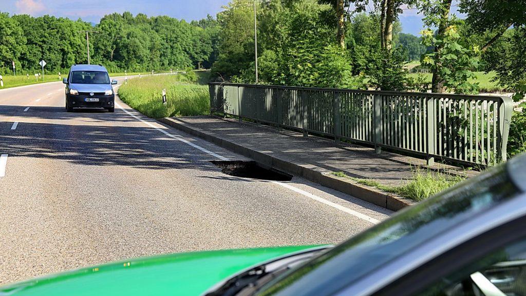 B20: Fahrbahn eingebrochen