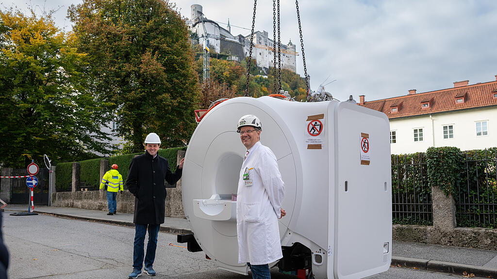 Lieferung MRT-Gerät Barmherzige Brüder