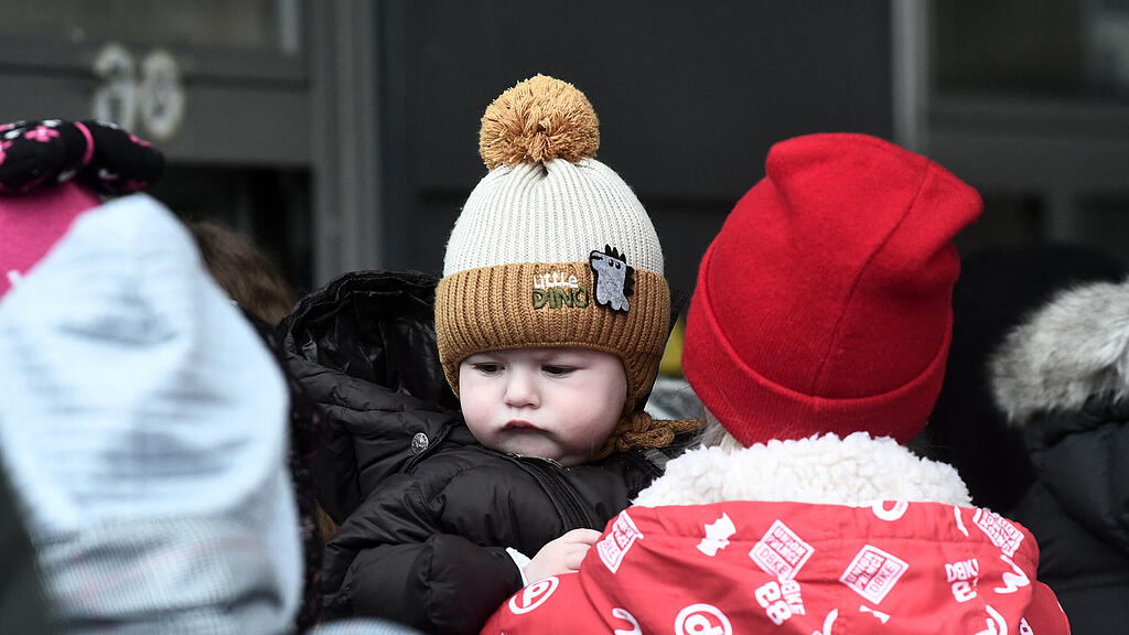 Ukraine-Krieg, Tag 12: Flüchtlinge kommen in Polen an