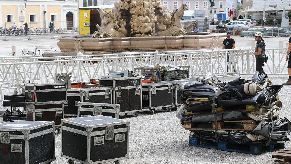 Aufbauarbeiten für Grönemeyer-Konzert am Residenzplatz