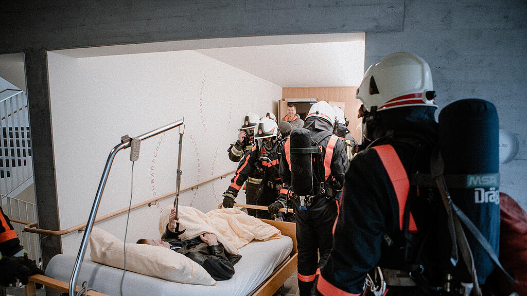 Feuerwehrübung im neuen Seniorenwohnhaus Nonntal