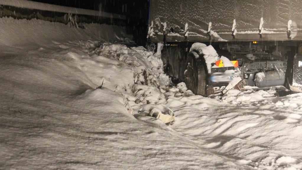 Sattelschlepper-Unfall auf A10