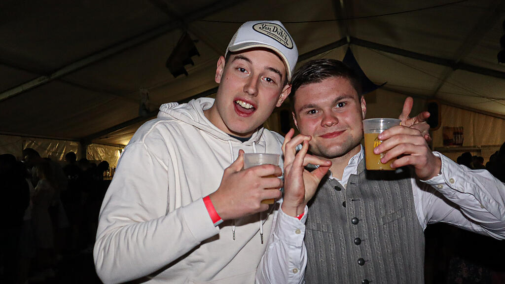 Maifest Stra\u00dfwalchen