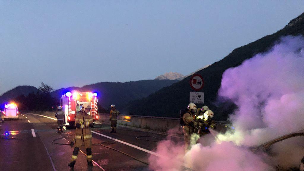 Pkw-Brand auf der A10