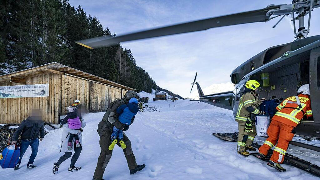 Ein Hubschrauber war für die Versorgung zum Einsatz gekommen
