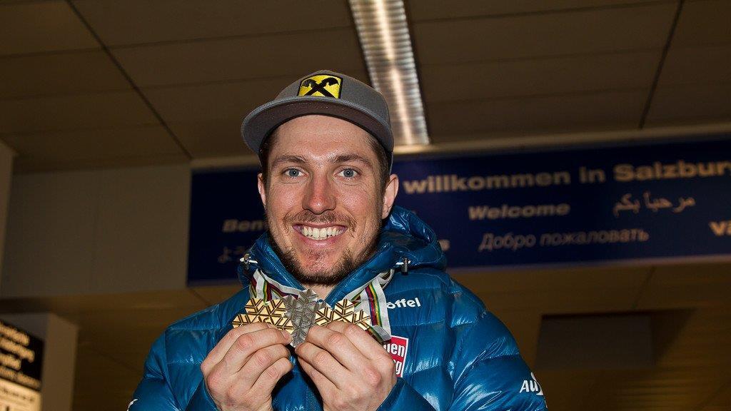 Marcel Hirscher landet nach WM in Salzburg