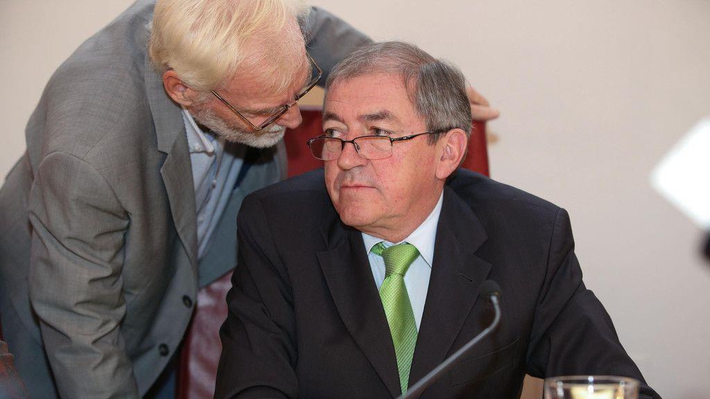 Bürgermeister Heinz Schaden tritt zurück, III