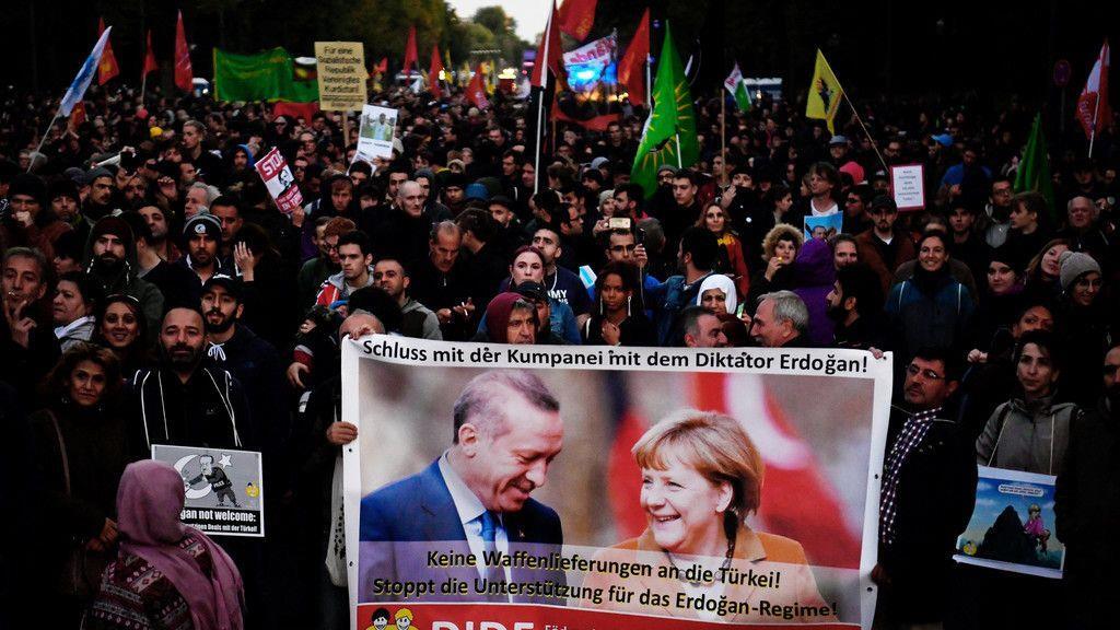 Demos gegen Erdogan in Deutschland