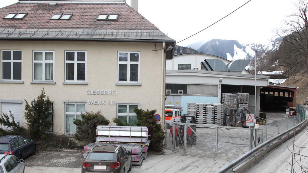 Zwei Tote fordert ein Arbeitsunfall am 8. März in einem Vorheiz-Ofen im Aluminiumwerk SAG in Lend (Pinzgau).