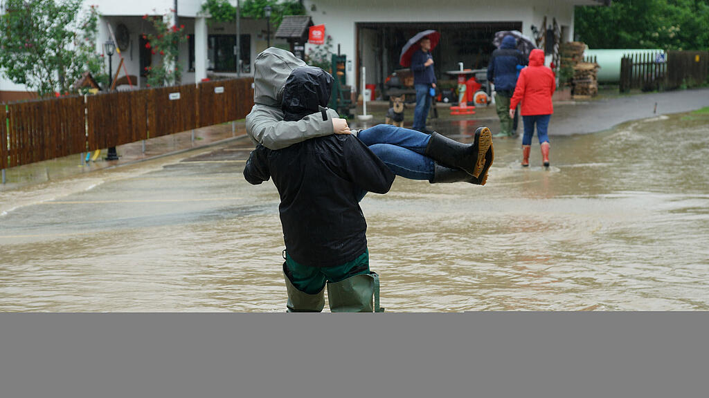 Überflutungen Deutschland nach Dauerregen