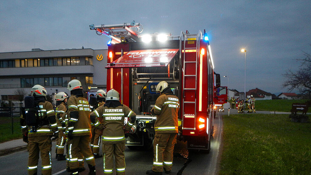 Groß-Übung der Feuerwehren in Oberndorf