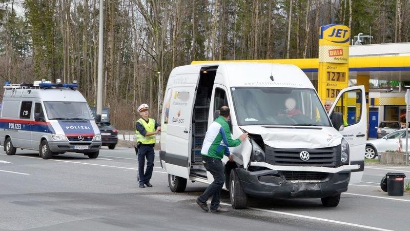 Verkehrsunfall in der Alpenstraße