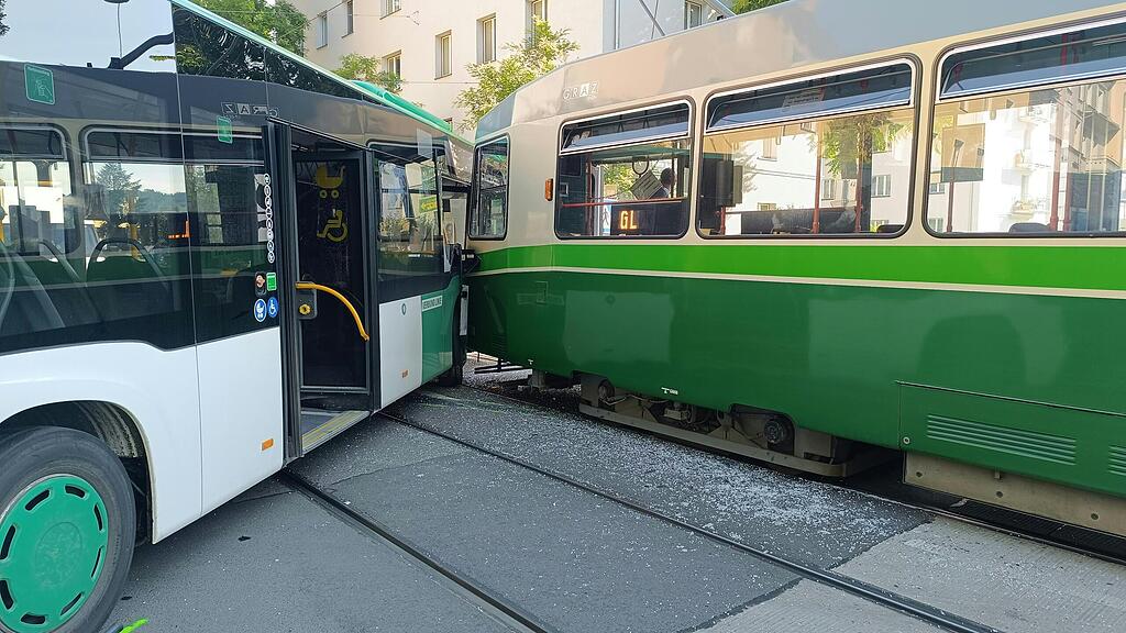 Bus contra Straßenbahn in Graz