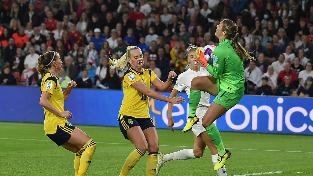 Fu\u00dfball-EM_England_Schweden