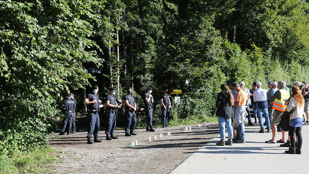 Polizeigro\u00dfeinsatz in Bad Vigaun