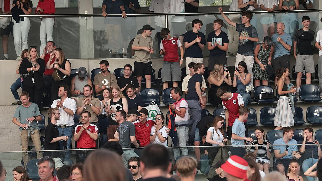Public Viewing in Salzburg: Österreich vs. Polen