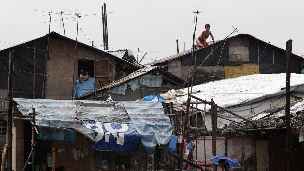 Super-Taifun Haiyan trifft Philippinen: Massenevakuierungen