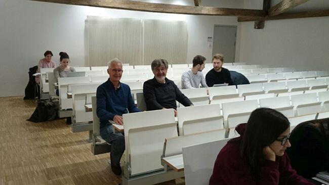 Ernst Reichholf (links) und sein Studien-Freund Hans Wallner bei einer Lehrveranstaltung in der Altstadt-Uni.