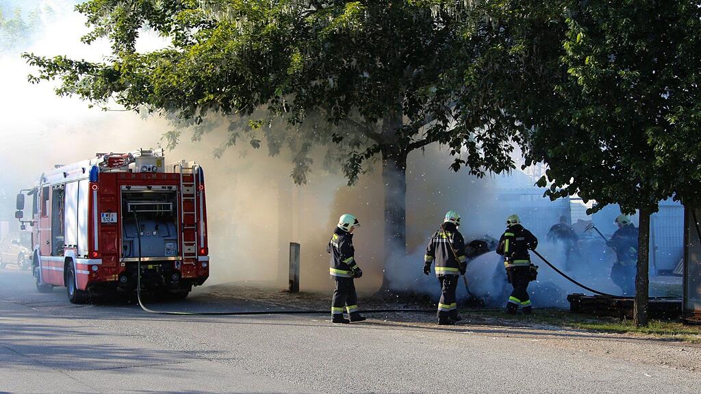 Zu einem Brand ist es am Dienstag an der Osttangente in Wels gekommen.