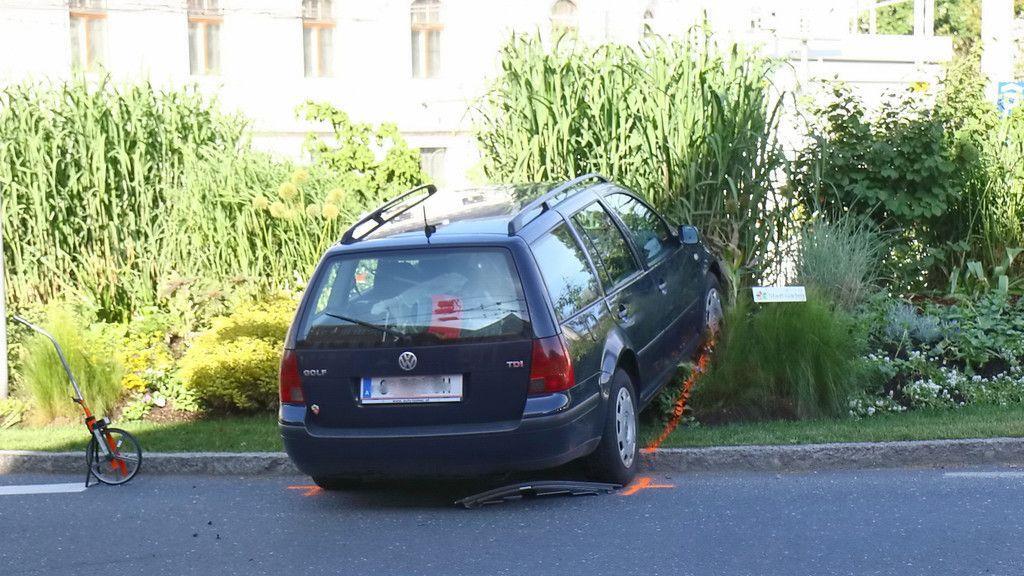 Verletzte nach Crash nahe Karolinenbrücke