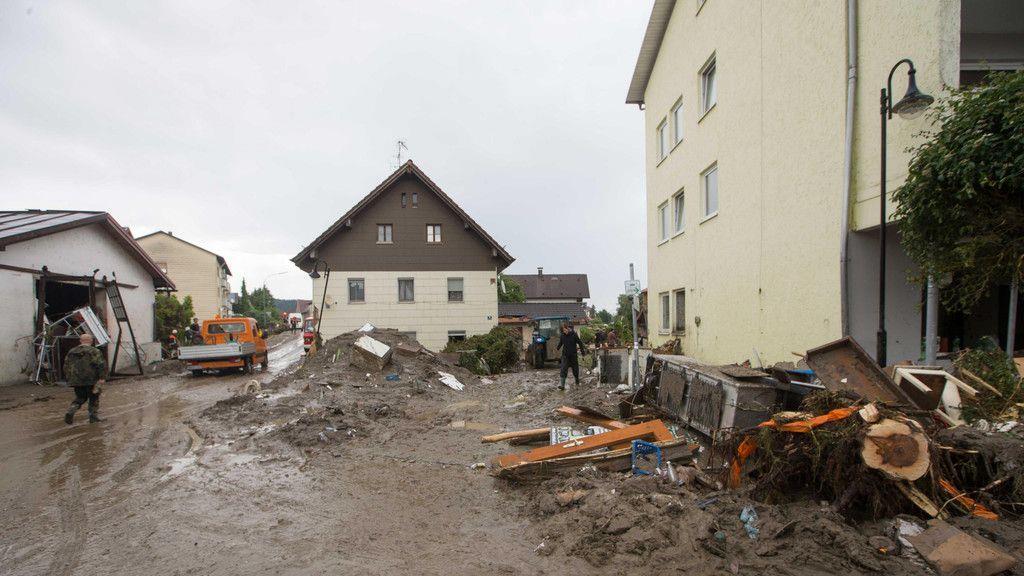 Aufräumarbeiten in Simbach
