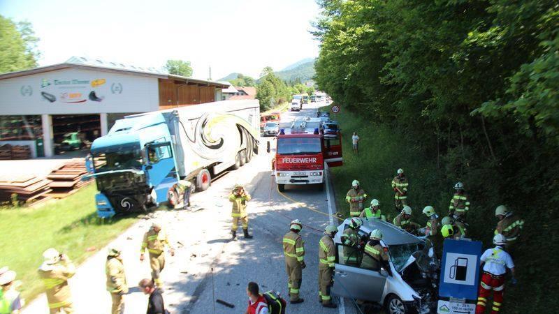 Schwerer Crash in Hof