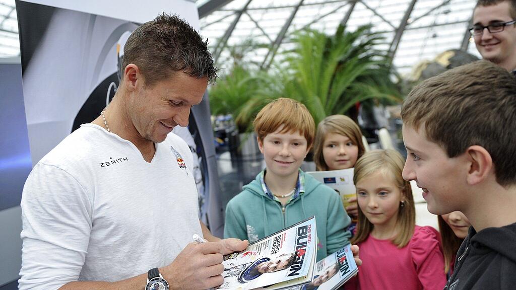 "Eine gesunde Ohrfeige - wenn es sein muss", dafür spricht sich Felix Baumgartner in der Illustrierten "Bunte" am Mittwoch aus.