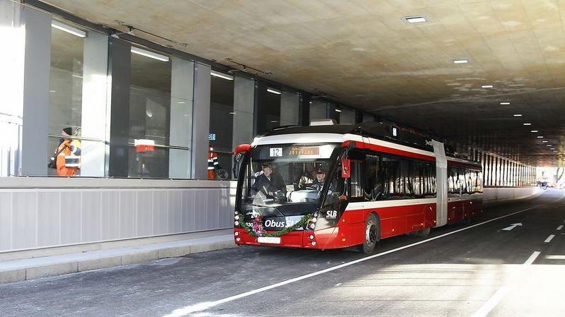 Nelböckviadukt und Linie 12