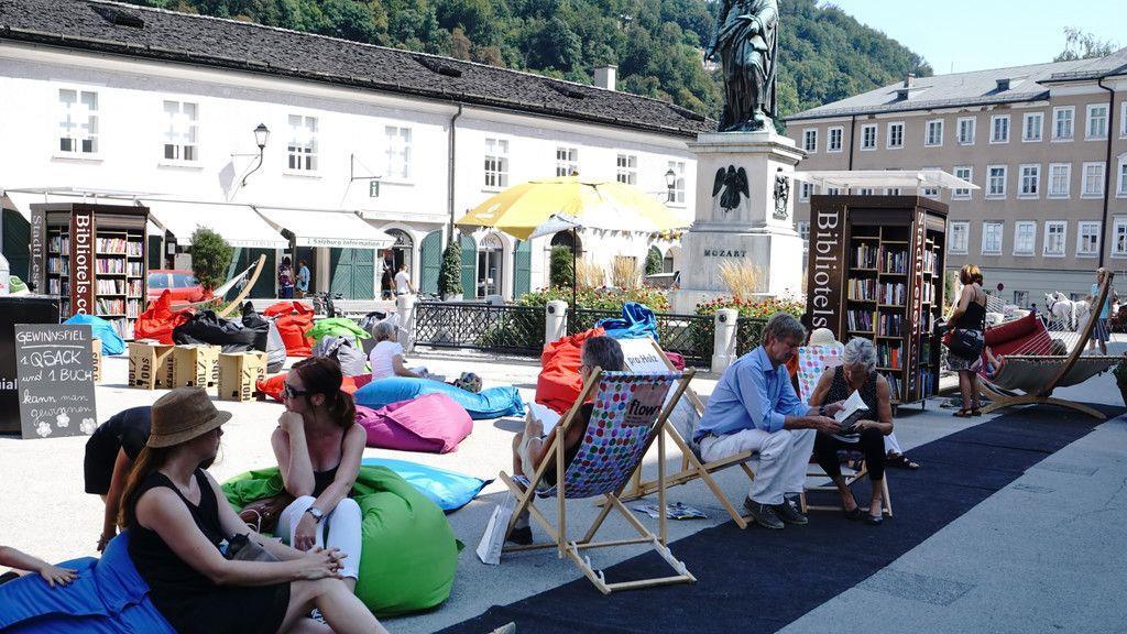 "Stadt Lesen" am Mozartplatz