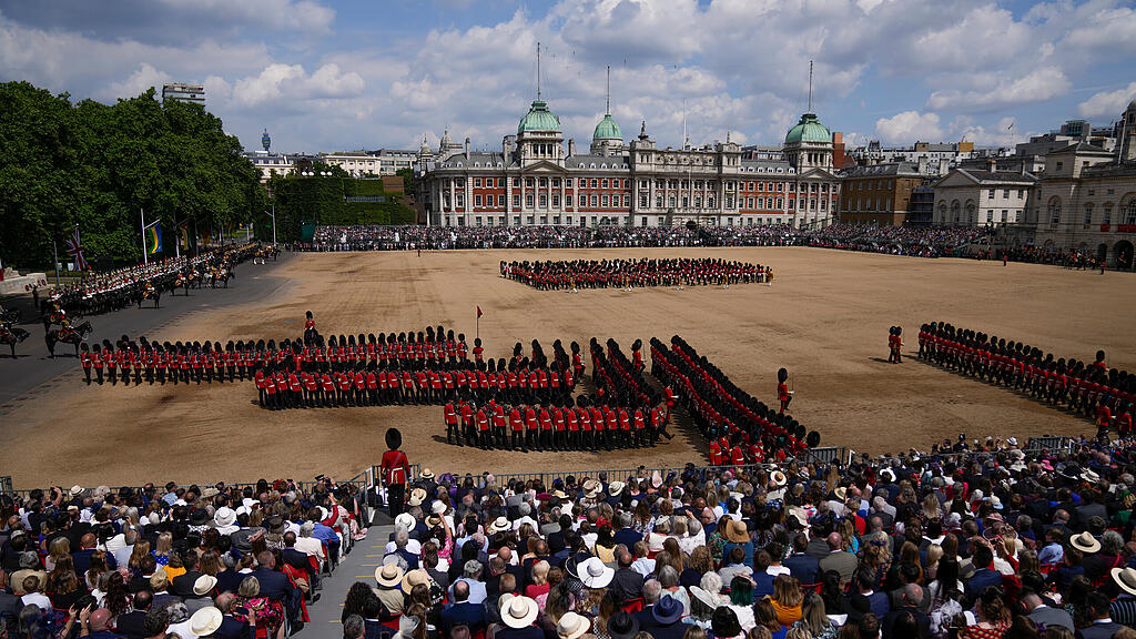 Queen feiert 70 Jahre Thronjubil\u00e4um