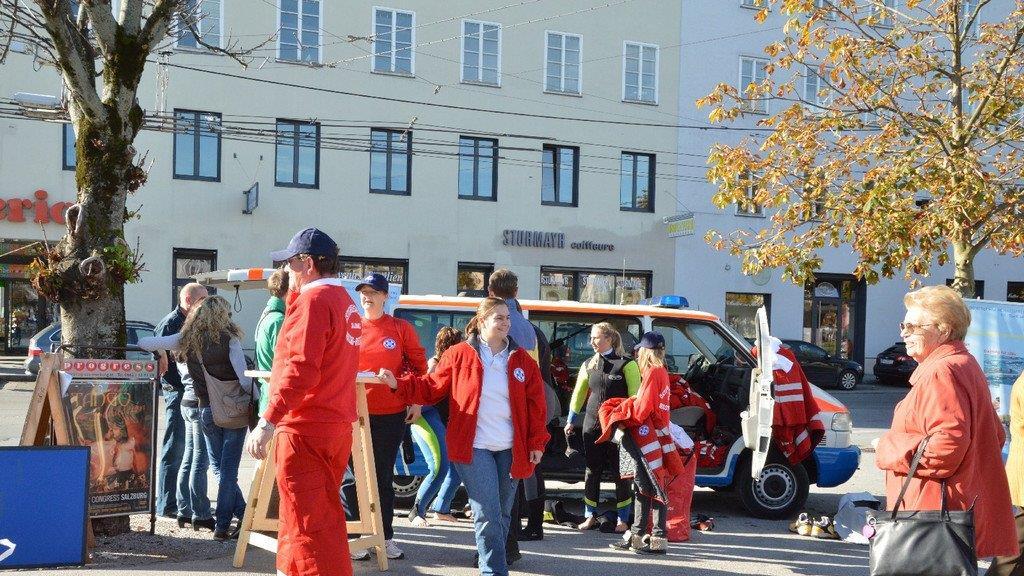 Übung der Wasserrettung, II