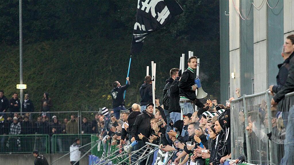 "Fans" von Sturm Graz und Austria Salzburg beschmutzten den Ruf des Fußballs und der Traditionsvereine.