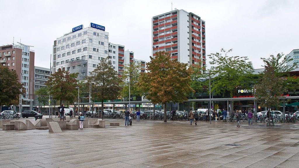 Bänke am Hauptbahnhof entfernt