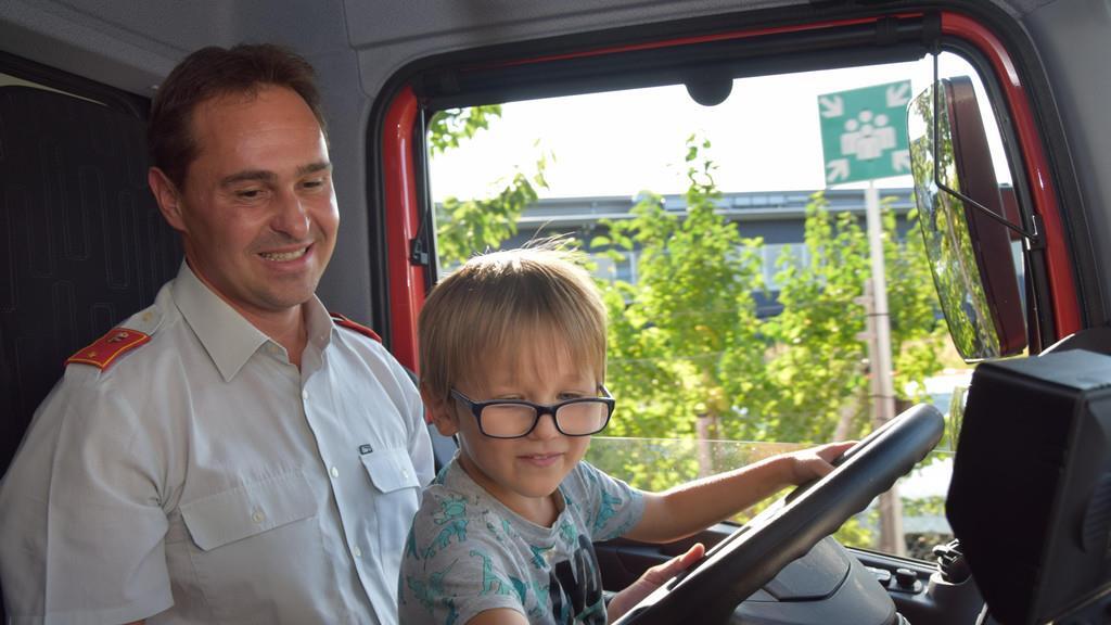 Kinderträume: Matthias bei der Feuerwehr