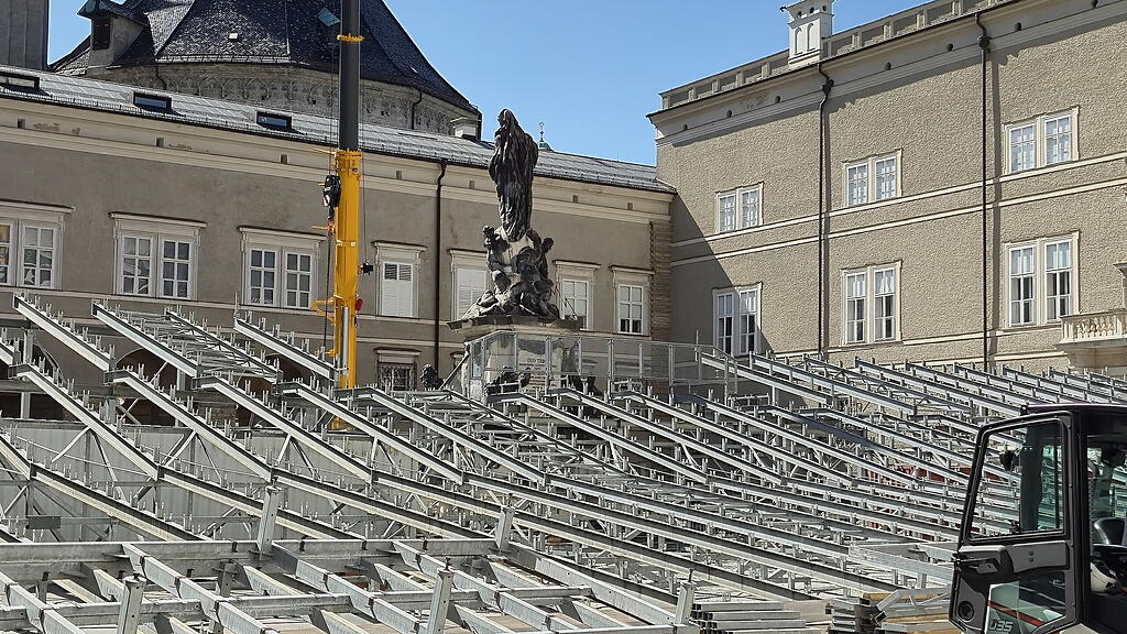 Aufbau Jedermann-Bühne