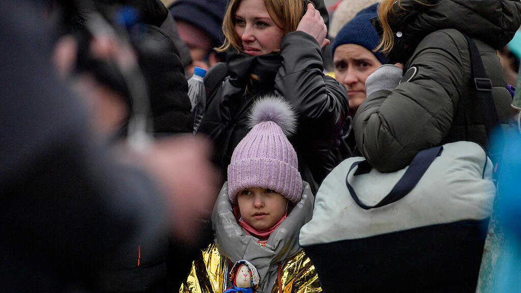 Ukraine-Krieg, Tag 12: Flüchtlinge kommen in Polen an
