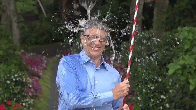 Auch Bill Gates akzeptierte die Challenge.