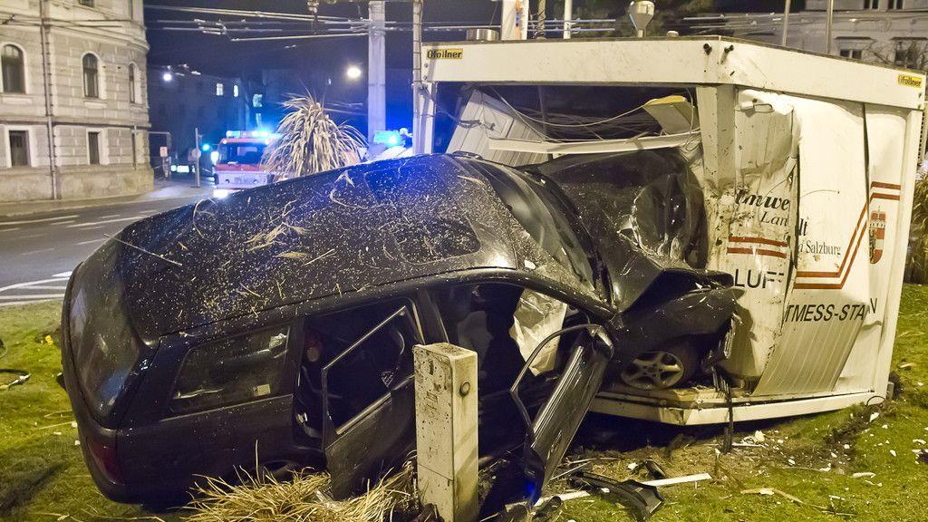 Rudolfsplatz: Alko-Lenker rast in Container